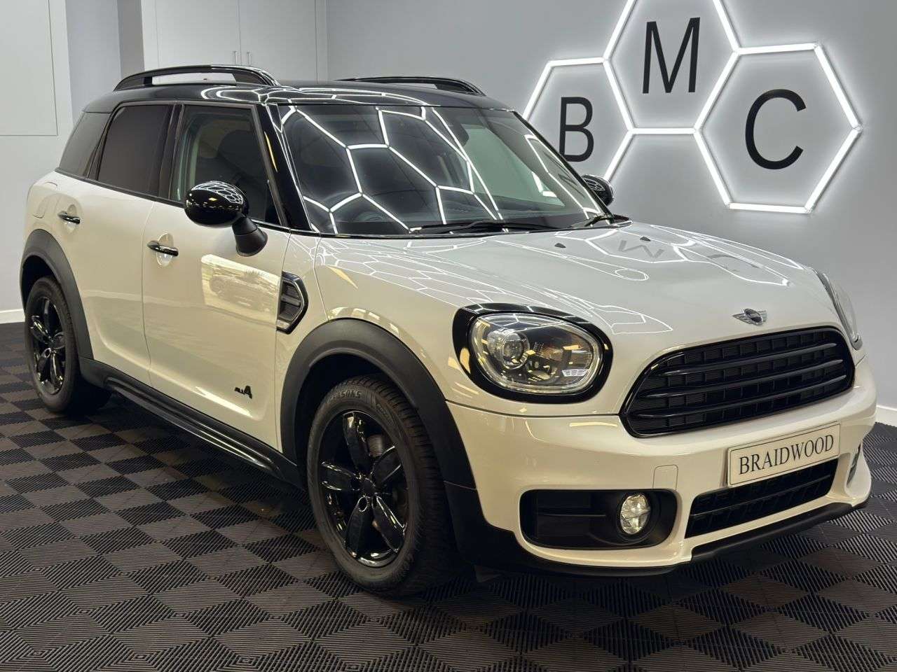 A 2018 MINI COUNTRYMAN 2.0 Cooper D SUV 5dr Diesel Manual ALL4 Euro 6 (s/s) (150 ps) A 2018 MINI COUNTRYMAN 2.0 Cooper D SUV 5dr Diesel Manual ALL4 Euro 6 (s/s) (150 ps)