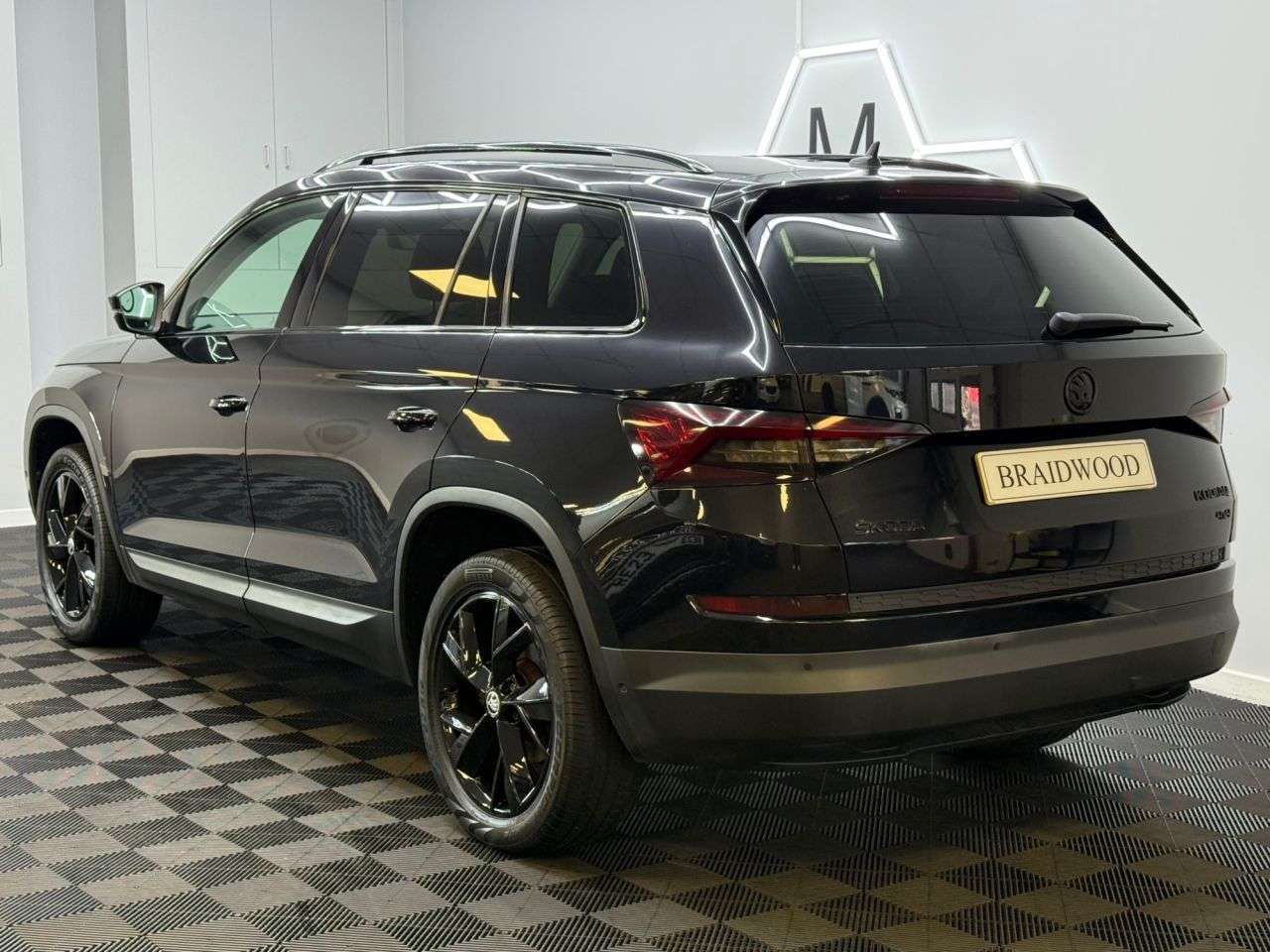 A 2019 SKODA KODIAQ 2.0 TDI Edition SUV 5dr Diesel DSG 4WD Euro 6 (s/s) (7 Seat) (190 ps) A 2019 SKODA KODIAQ 2.0 TDI Edition SUV 5dr Diesel DSG 4WD Euro 6 (s/s) (7 Seat) (190 ps)