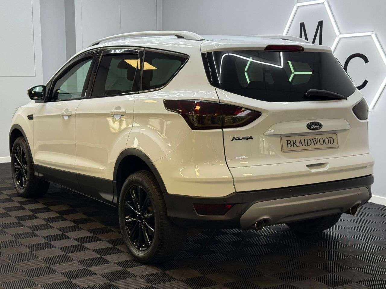 A 2015 FORD KUGA 2.0 TDCi Titanium SUV 5dr Diesel Manual AWD Euro 6 (s/s) (180 ps) A 2015 FORD KUGA 2.0 TDCi Titanium SUV 5dr Diesel Manual AWD Euro 6 (s/s) (180 ps)