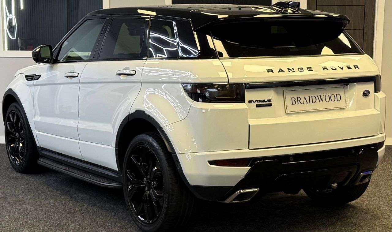 A 2018 LAND ROVER RANGE ROVER EVOQUE 2.0 SD4 Autobiography SUV 5dr Diesel Auto 4WD Euro 6 (s/s) (240 ps) A 2018 LAND ROVER RANGE ROVER EVOQUE 2.0 SD4 Autobiography SUV 5dr Diesel Auto 4WD Euro 6 (s/s) (240 ps)