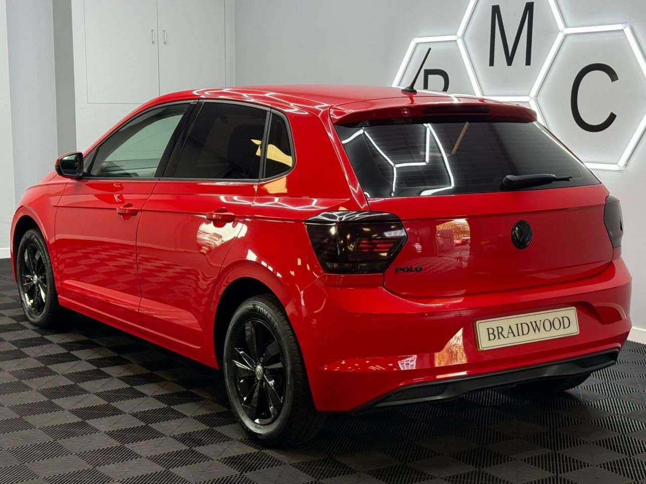 A 2018 VOLKSWAGEN POLO 1.0 SE Hatchback 5dr Petrol Manual Euro 6 (s/s) (65 ps) A 2018 VOLKSWAGEN POLO 1.0 SE Hatchback 5dr Petrol Manual Euro 6 (s/s) (65 ps)