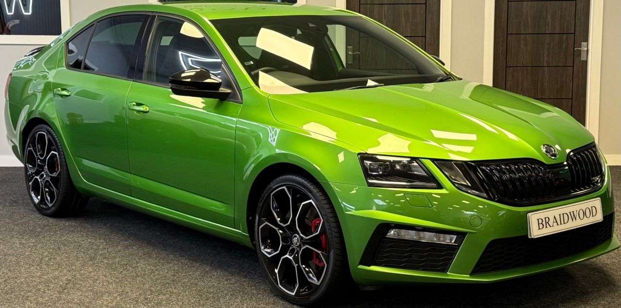 A 2019 SKODA OCTAVIA 2.0 TSI vRS Challenge Hatchback 5dr Petrol DSG Euro 6 (s/s) (245 ps) A 2019 SKODA OCTAVIA 2.0 TSI vRS Challenge Hatchback 5dr Petrol DSG Euro 6 (s/s) (245 ps)