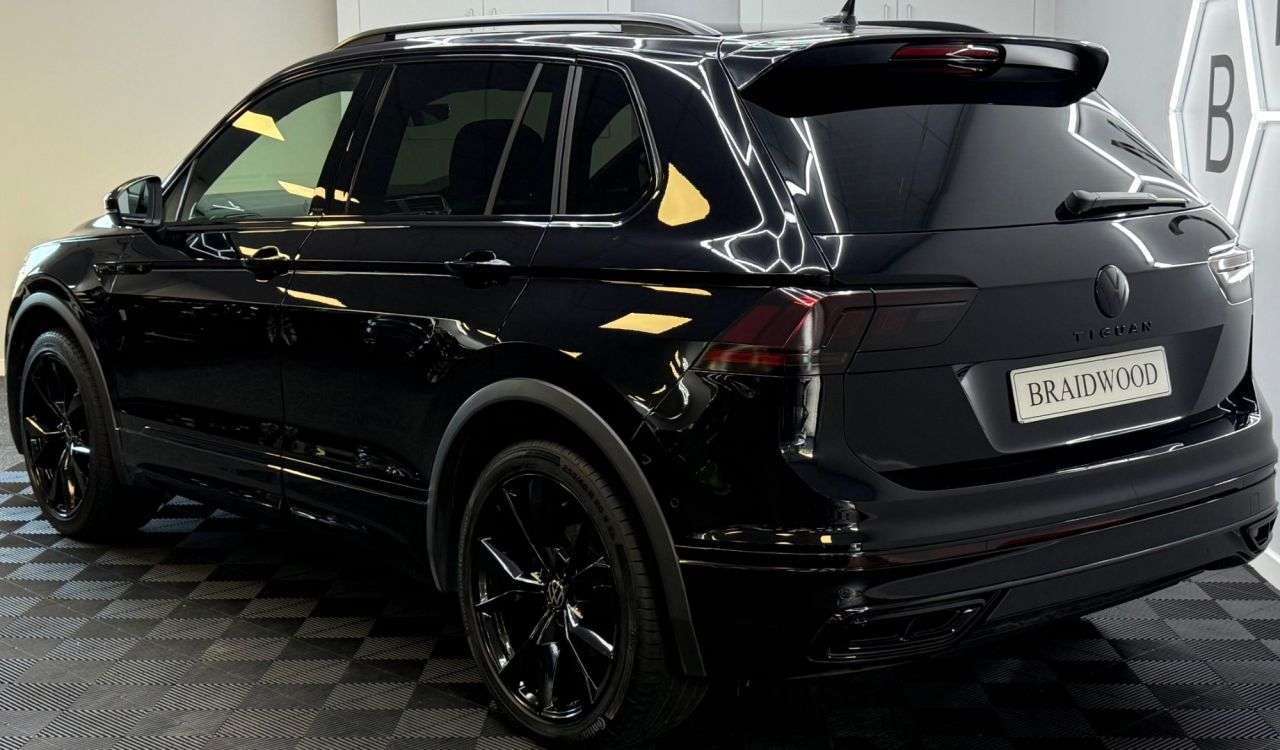 A 2023 VOLKSWAGEN TIGUAN 1.5 TSI R-Line SUV 5dr Petrol DSG Euro 6 (s/s) (150 ps) A 2023 VOLKSWAGEN TIGUAN 1.5 TSI R-Line SUV 5dr Petrol DSG Euro 6 (s/s) (150 ps)