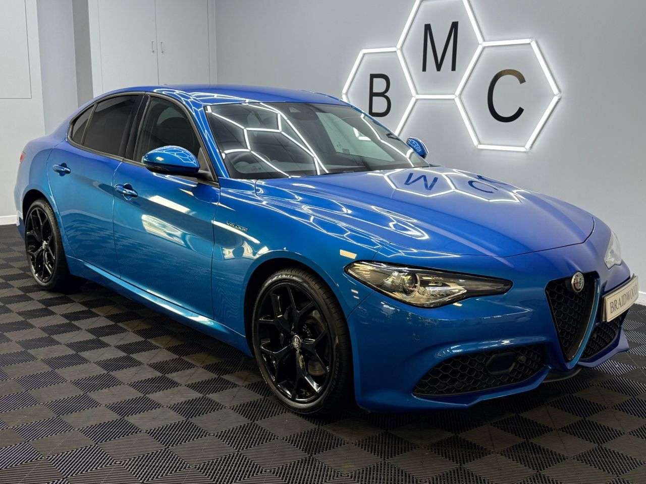 A 2021 ALFA ROMEO GIULIA 2.0T Veloce Saloon 4dr Petrol GPF Auto Euro 6 (s/s) (280 ps) A 2021 ALFA ROMEO GIULIA 2.0T Veloce Saloon 4dr Petrol GPF Auto Euro 6 (s/s) (280 ps)