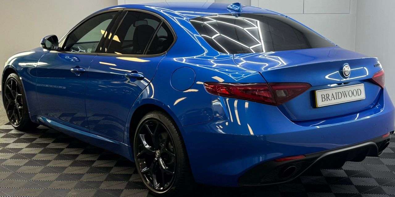 A 2021 ALFA ROMEO GIULIA 2.0T Veloce Saloon 4dr Petrol GPF Auto Euro 6 (s/s) (280 ps) A 2021 ALFA ROMEO GIULIA 2.0T Veloce Saloon 4dr Petrol GPF Auto Euro 6 (s/s) (280 ps)