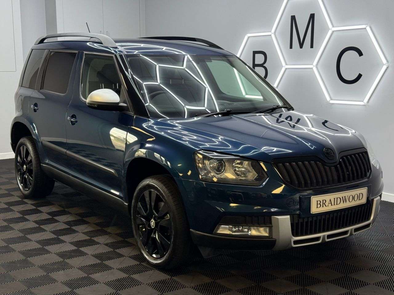 A 2017 SKODA YETI 1.2 TSI SE L Drive Outdoor 5dr Petrol DSG Euro 6 (s/s) (110 ps) A 2017 SKODA YETI 1.2 TSI SE L Drive Outdoor 5dr Petrol DSG Euro 6 (s/s) (110 ps)