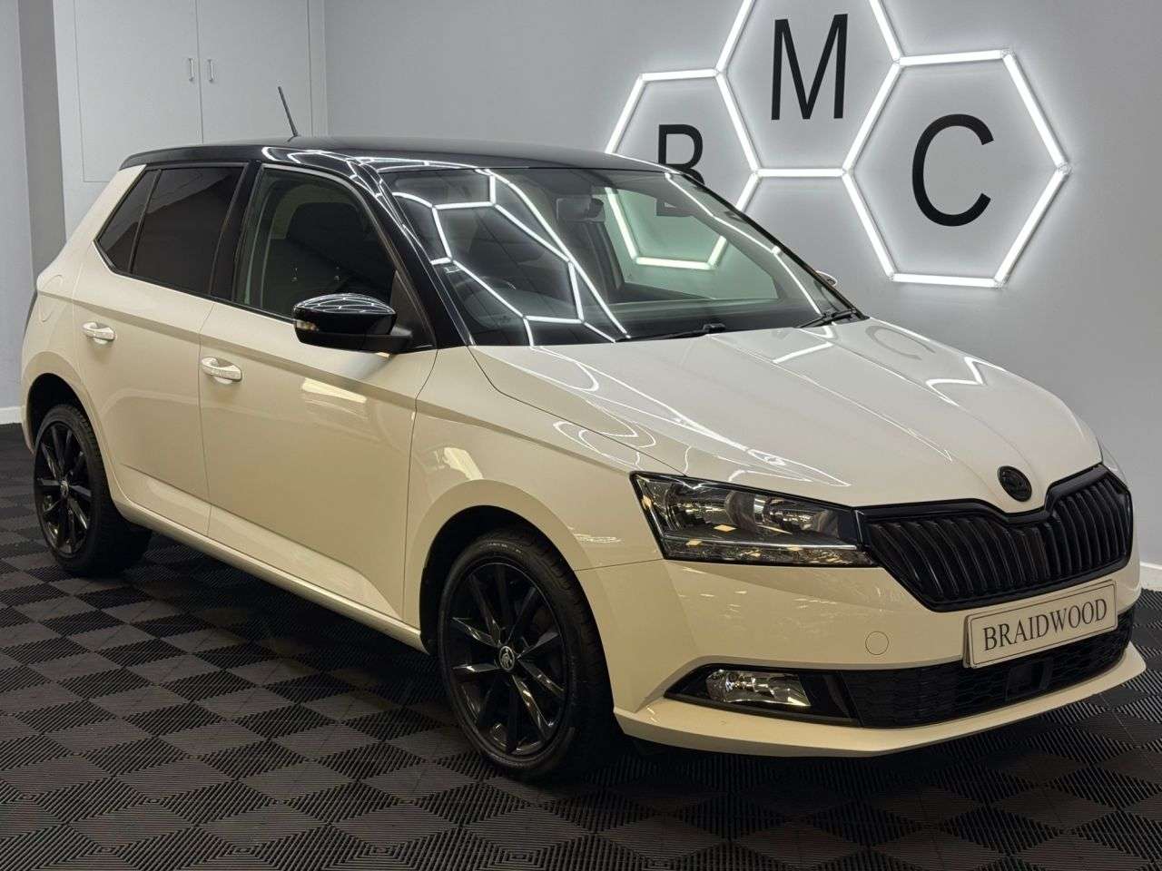 A 2018 SKODA FABIA 1.0 Colour Edition Hatchback 5dr Petrol Manual Euro 6 (s/s) (75 ps) A 2018 SKODA FABIA 1.0 Colour Edition Hatchback 5dr Petrol Manual Euro 6 (s/s) (75 ps)