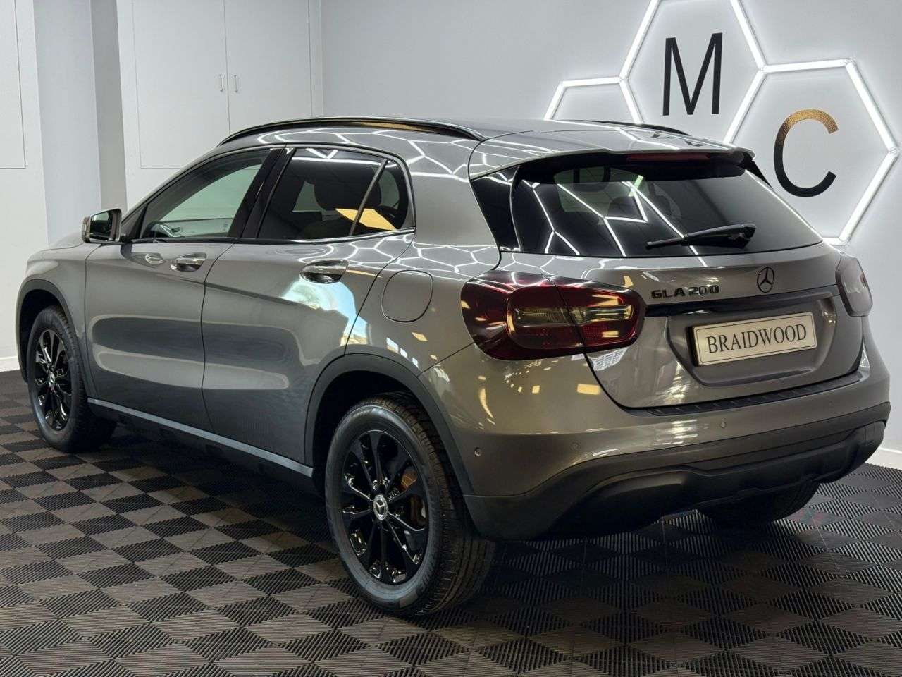 A 2018 MERCEDES-BENZ GLA 1.6 GLA200 SE (Executive) SUV 5dr Petrol 7G-DCT Euro 6 (s/s) (156 ps) A 2018 MERCEDES-BENZ GLA 1.6 GLA200 SE (Executive) SUV 5dr Petrol 7G-DCT Euro 6 (s/s) (156 ps)