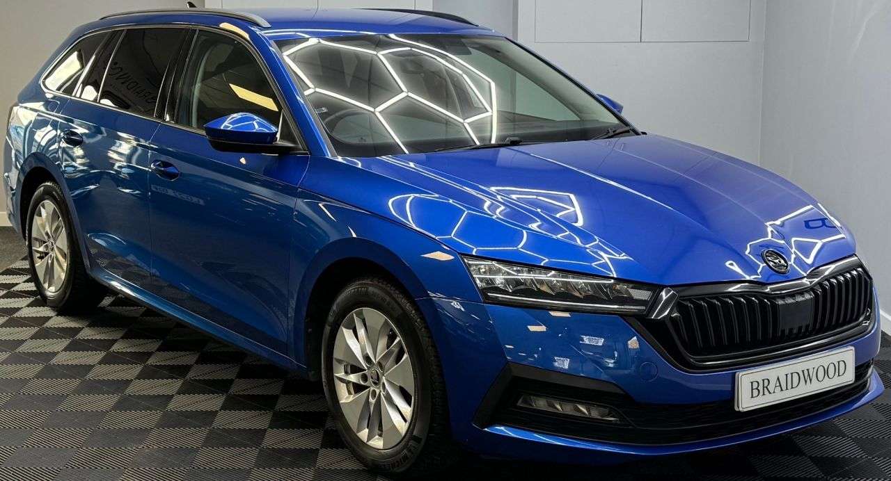 A 2021 SKODA OCTAVIA 1.5 TSI ACT SE Estate 5dr Petrol Manual Euro 6 (s/s) (150 ps) A 2021 SKODA OCTAVIA 1.5 TSI ACT SE Estate 5dr Petrol Manual Euro 6 (s/s) (150 ps)
