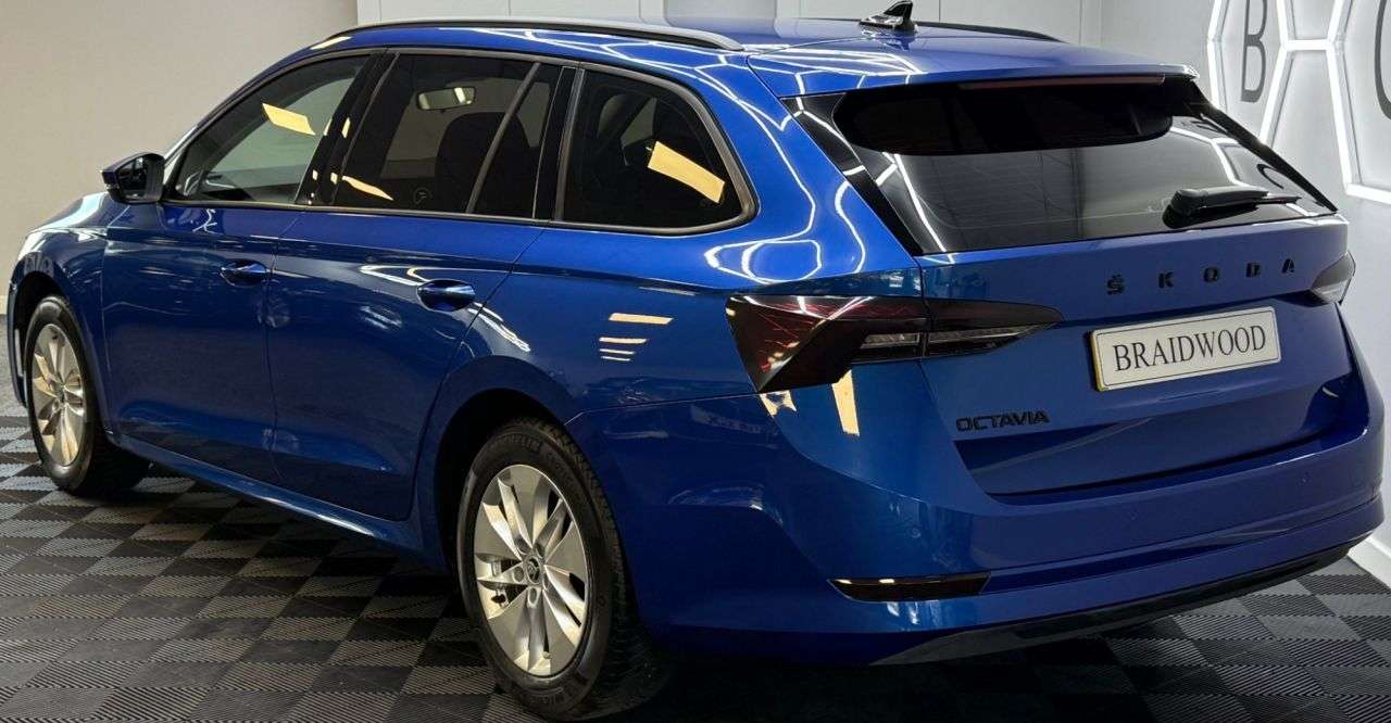 A 2021 SKODA OCTAVIA 1.5 TSI ACT SE Estate 5dr Petrol Manual Euro 6 (s/s) (150 ps) A 2021 SKODA OCTAVIA 1.5 TSI ACT SE Estate 5dr Petrol Manual Euro 6 (s/s) (150 ps)
