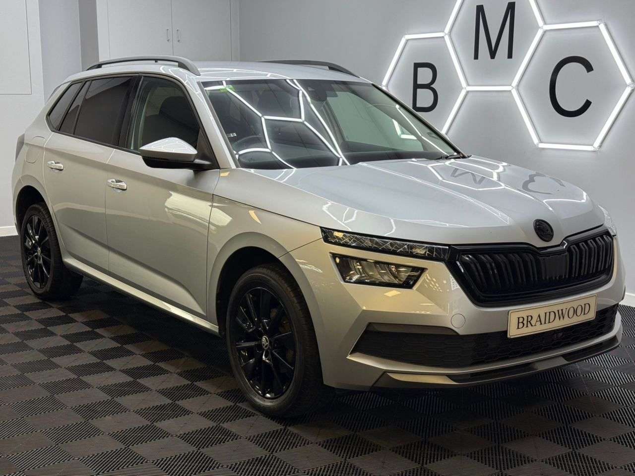 A 2020 SKODA KAMIQ 1.0 TSI SE SUV 5dr Petrol Manual Euro 6 (s/s) (115 ps) A 2020 SKODA KAMIQ 1.0 TSI SE SUV 5dr Petrol Manual Euro 6 (s/s) (115 ps)