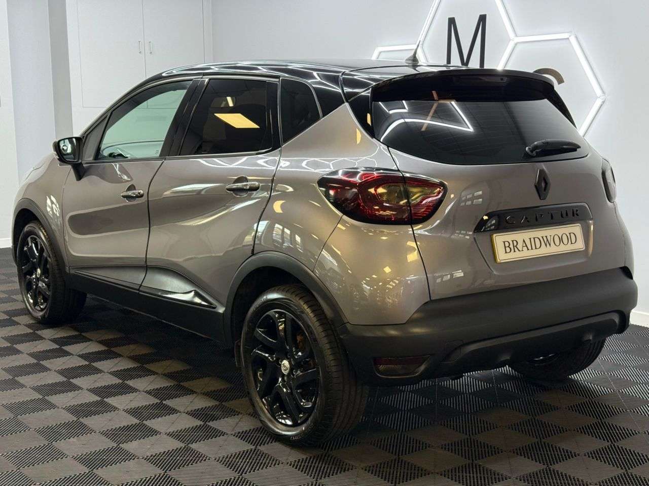 A 2017 RENAULT CAPTUR 0.9 TCe ENERGY Dynamique Nav SUV 5dr Petrol Manual Euro 6 (s/s) (90 ps) A 2017 RENAULT CAPTUR 0.9 TCe ENERGY Dynamique Nav SUV 5dr Petrol Manual Euro 6 (s/s) (90 ps)