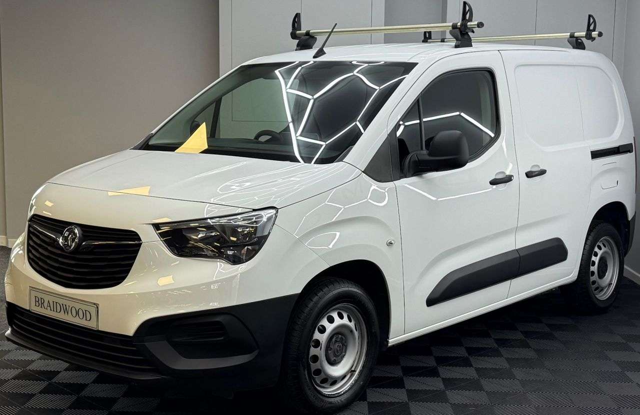A 2021 VAUXHALL COMBO 1.5 Turbo D 2300 Dynamic Panel Van 4dr Diesel Manual L1 H1 Euro 6 (100 ps) A 2021 VAUXHALL COMBO 1.5 Turbo D 2300 Dynamic Panel Van 4dr Diesel Manual L1 H1 Euro 6 (100 ps)