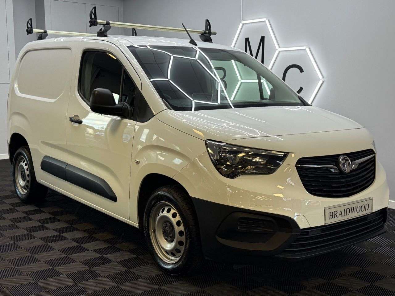 A 2021 VAUXHALL COMBO 1.5 Turbo D 2300 Dynamic Panel Van 4dr Diesel Manual L1 H1 Euro 6 (100 ps) A 2021 VAUXHALL COMBO 1.5 Turbo D 2300 Dynamic Panel Van 4dr Diesel Manual L1 H1 Euro 6 (100 ps)