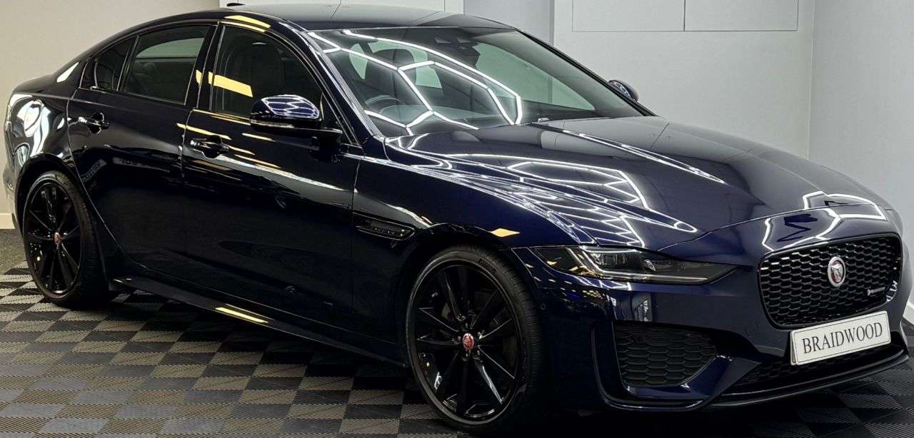 A 2020 JAGUAR XE 2.0 D180 R-Dynamic SE Saloon 4dr Diesel Auto Euro 6 (s/s) (180 ps) A 2020 JAGUAR XE 2.0 D180 R-Dynamic SE Saloon 4dr Diesel Auto Euro 6 (s/s) (180 ps)