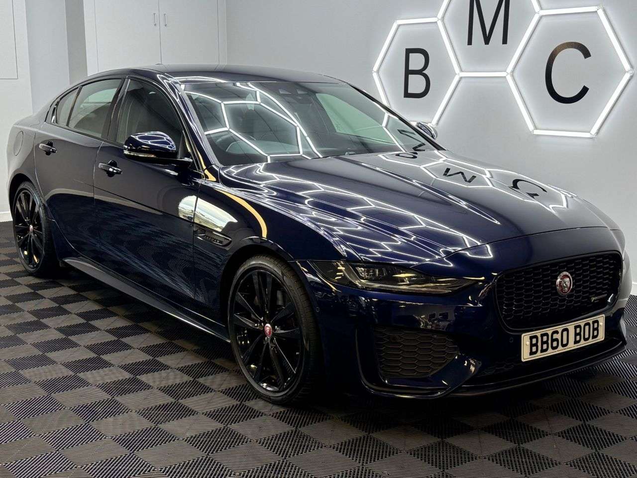 A 2020 JAGUAR XE 2.0 D180 R-Dynamic SE Saloon 4dr Diesel Auto Euro 6 (s/s) (180 ps) A 2020 JAGUAR XE 2.0 D180 R-Dynamic SE Saloon 4dr Diesel Auto Euro 6 (s/s) (180 ps)