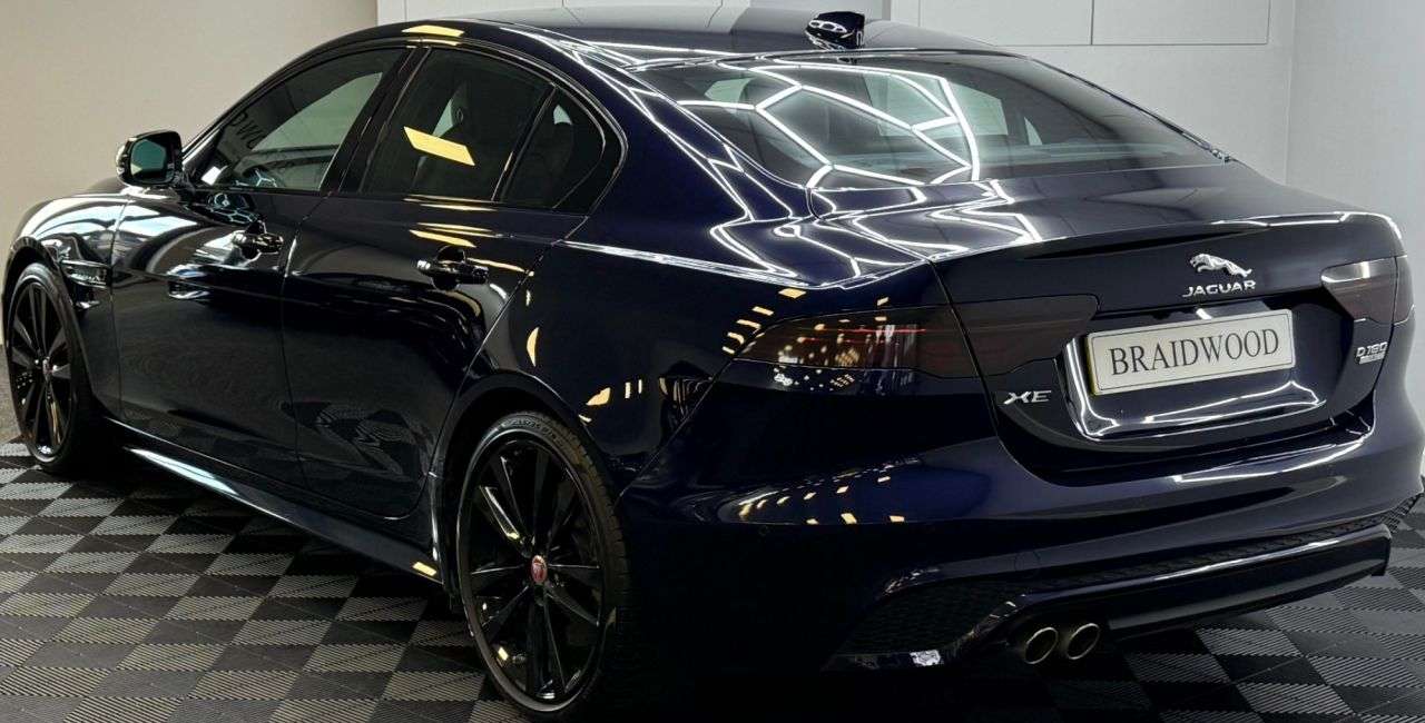 A 2020 JAGUAR XE 2.0 D180 R-Dynamic SE Saloon 4dr Diesel Auto Euro 6 (s/s) (180 ps) A 2020 JAGUAR XE 2.0 D180 R-Dynamic SE Saloon 4dr Diesel Auto Euro 6 (s/s) (180 ps)