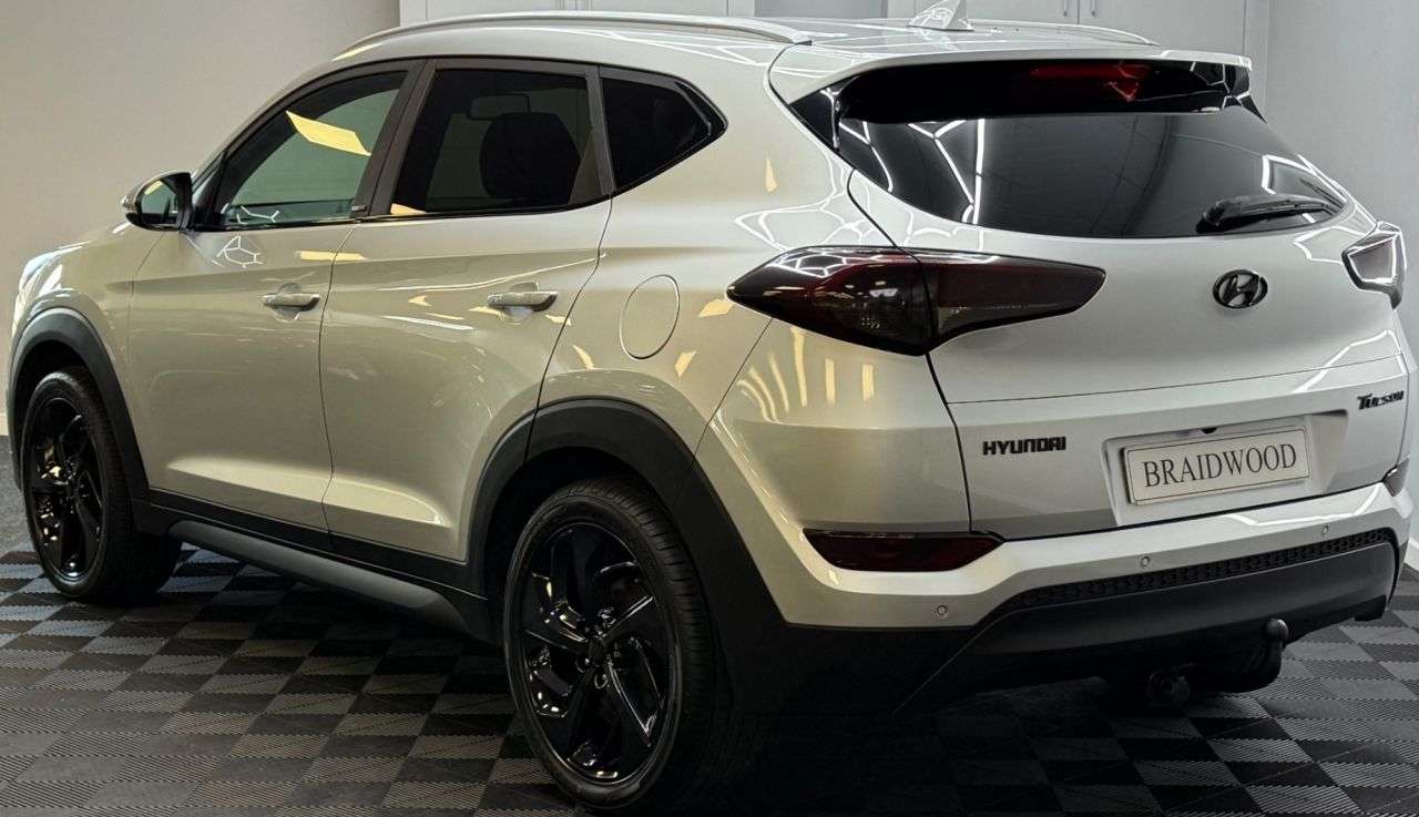 A 2017 HYUNDAI TUCSON 1.7 CRDi Blue Drive Sport Edition SUV 5dr Diesel DCT Euro 6 (s/s) (141 ps) A 2017 HYUNDAI TUCSON 1.7 CRDi Blue Drive Sport Edition SUV 5dr Diesel DCT Euro 6 (s/s) (141 ps)