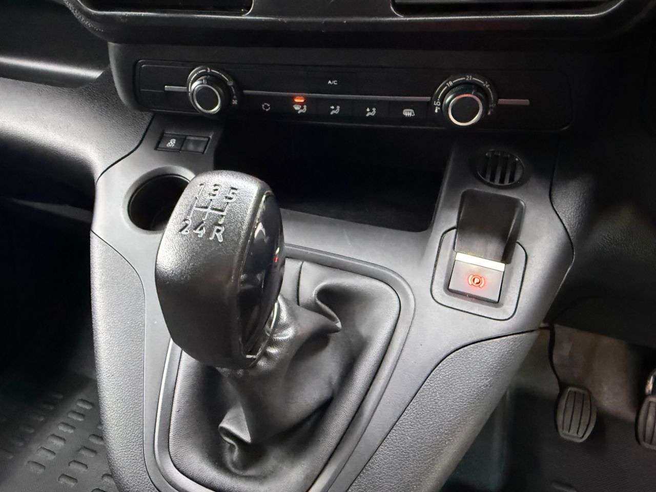 2019 PEUGEOT PARTNER 2019 PEUGEOT PARTNER