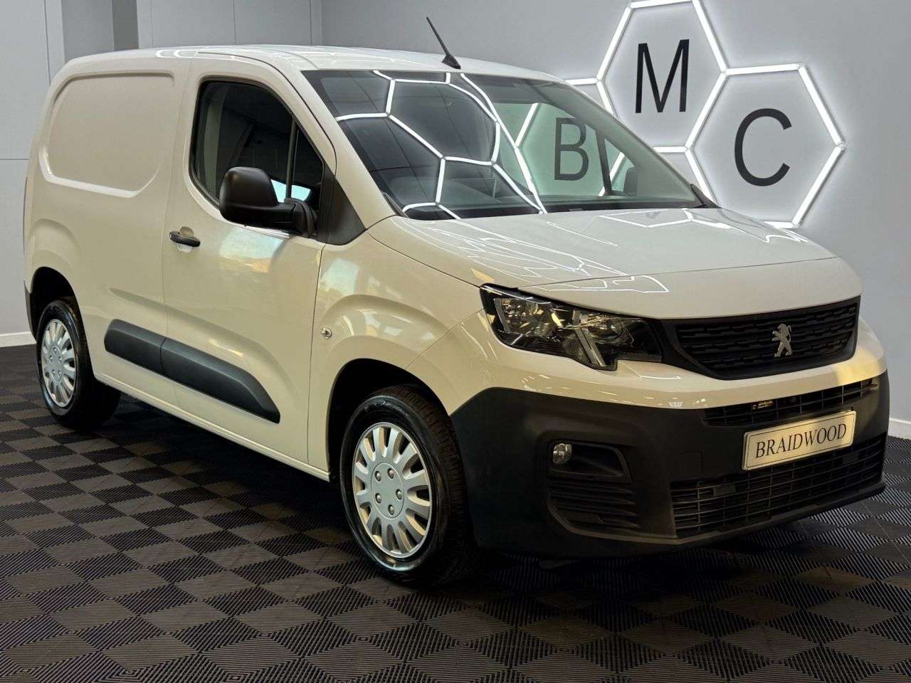 A 2019 PEUGEOT PARTNER 1.5 BlueHDi 1000 Professional Standard Panel Van 5dr Diesel Manual SWB Euro A 2019 PEUGEOT PARTNER 1.5 BlueHDi 1000 Professional Standard Panel Van 5dr Diesel Manual SWB Euro