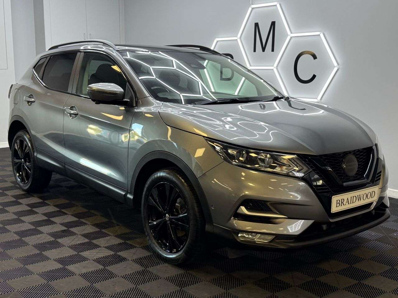 A 2019 NISSAN QASHQAI 1.3 DIG-T N-Connecta SUV 5dr Petrol Manual Euro 6 (s/s) (140 ps) A 2019 NISSAN QASHQAI 1.3 DIG-T N-Connecta SUV 5dr Petrol Manual Euro 6 (s/s) (140 ps)