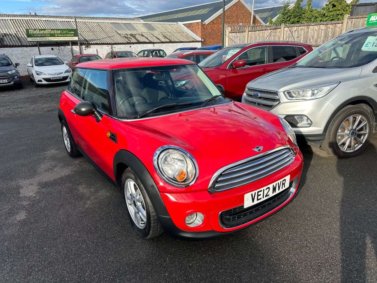 A 2012 MINI HATCH 1.6 One Hatchback 3dr Petrol Manual Euro 5 (98 ps) BLUETOOTH-ALLOY WHEELS A 2012 MINI HATCH 1.6 One Hatchback 3dr Petrol Manual Euro 5 (98 ps) BLUETOOTH-ALLOY WHEELS