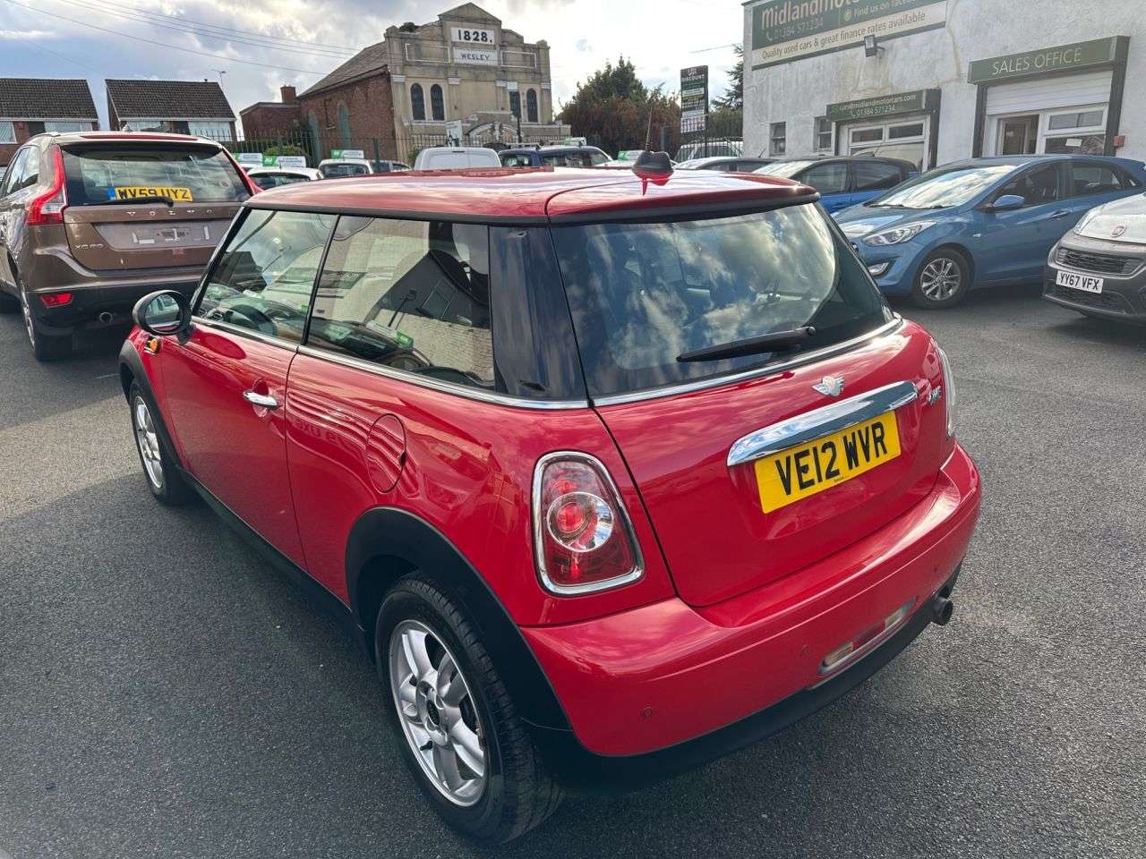 A 2012 MINI HATCH 1.6 One Hatchback 3dr Petrol Manual Euro 5 (98 ps) BLUETOOTH-ALLOY WHEELS A 2012 MINI HATCH 1.6 One Hatchback 3dr Petrol Manual Euro 5 (98 ps) BLUETOOTH-ALLOY WHEELS