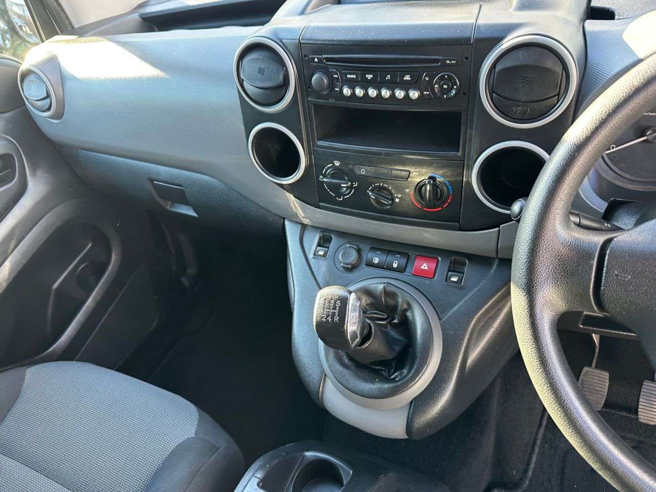 2017 PEUGEOT PARTNER 2017 PEUGEOT PARTNER