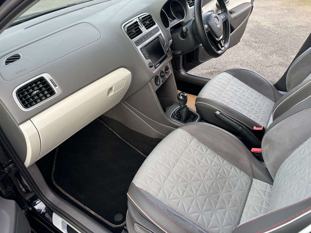 2017 VOLKSWAGEN POLO 2017 VOLKSWAGEN POLO