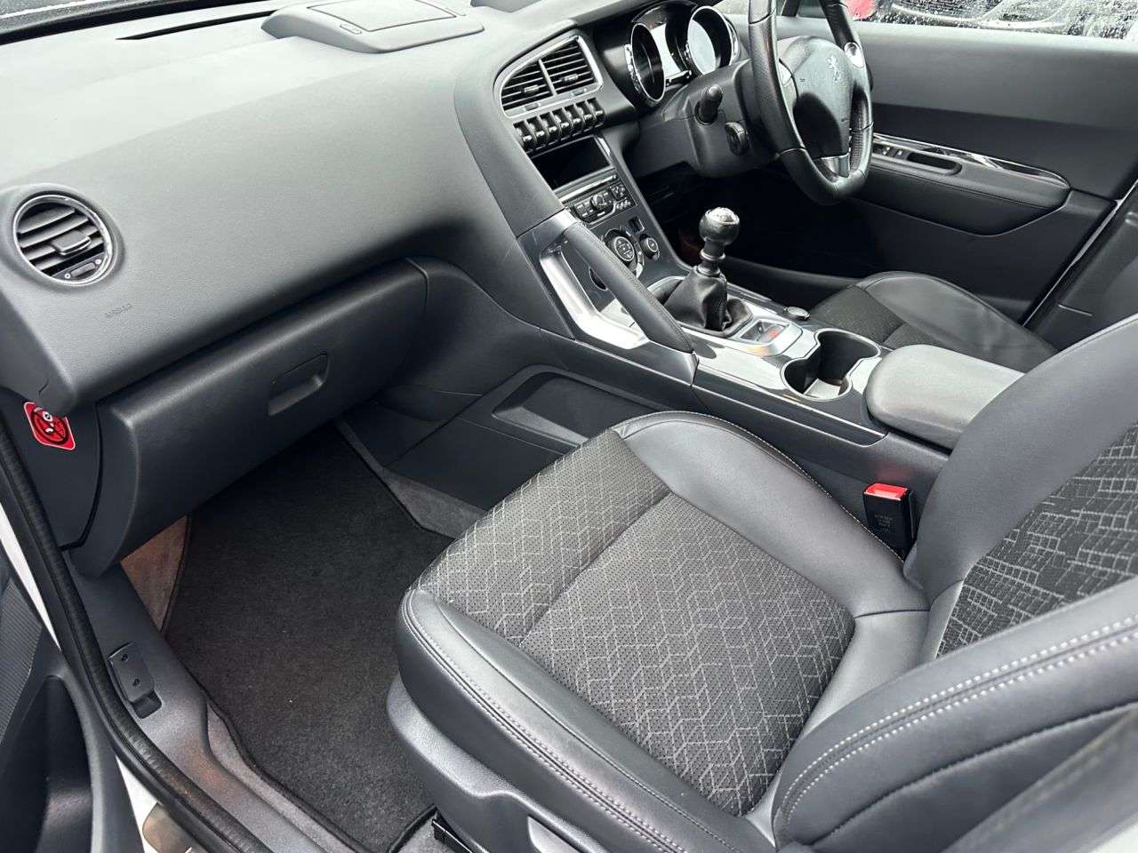 2015 PEUGEOT 3008 2015 PEUGEOT 3008