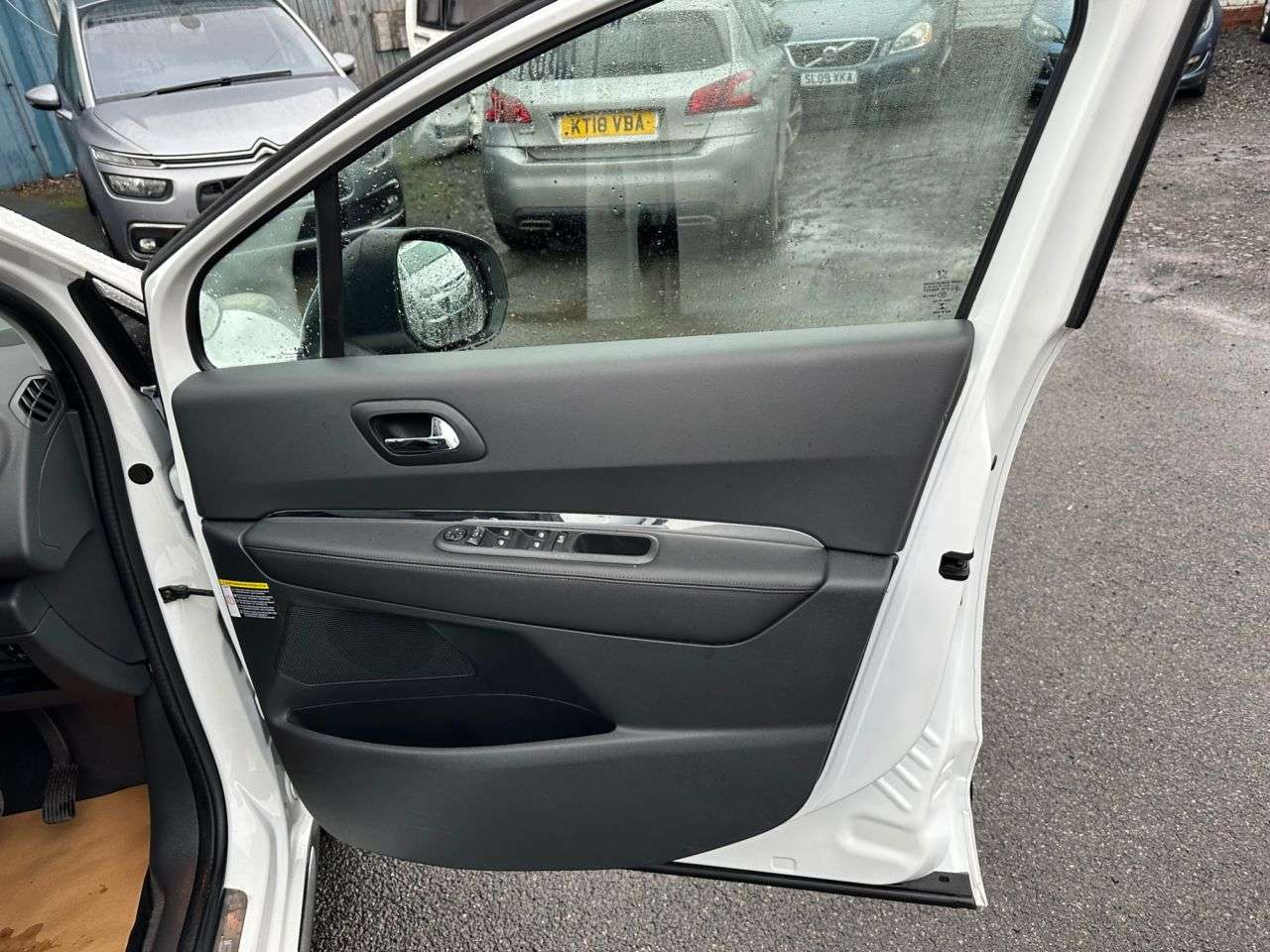 2015 PEUGEOT 3008 2015 PEUGEOT 3008