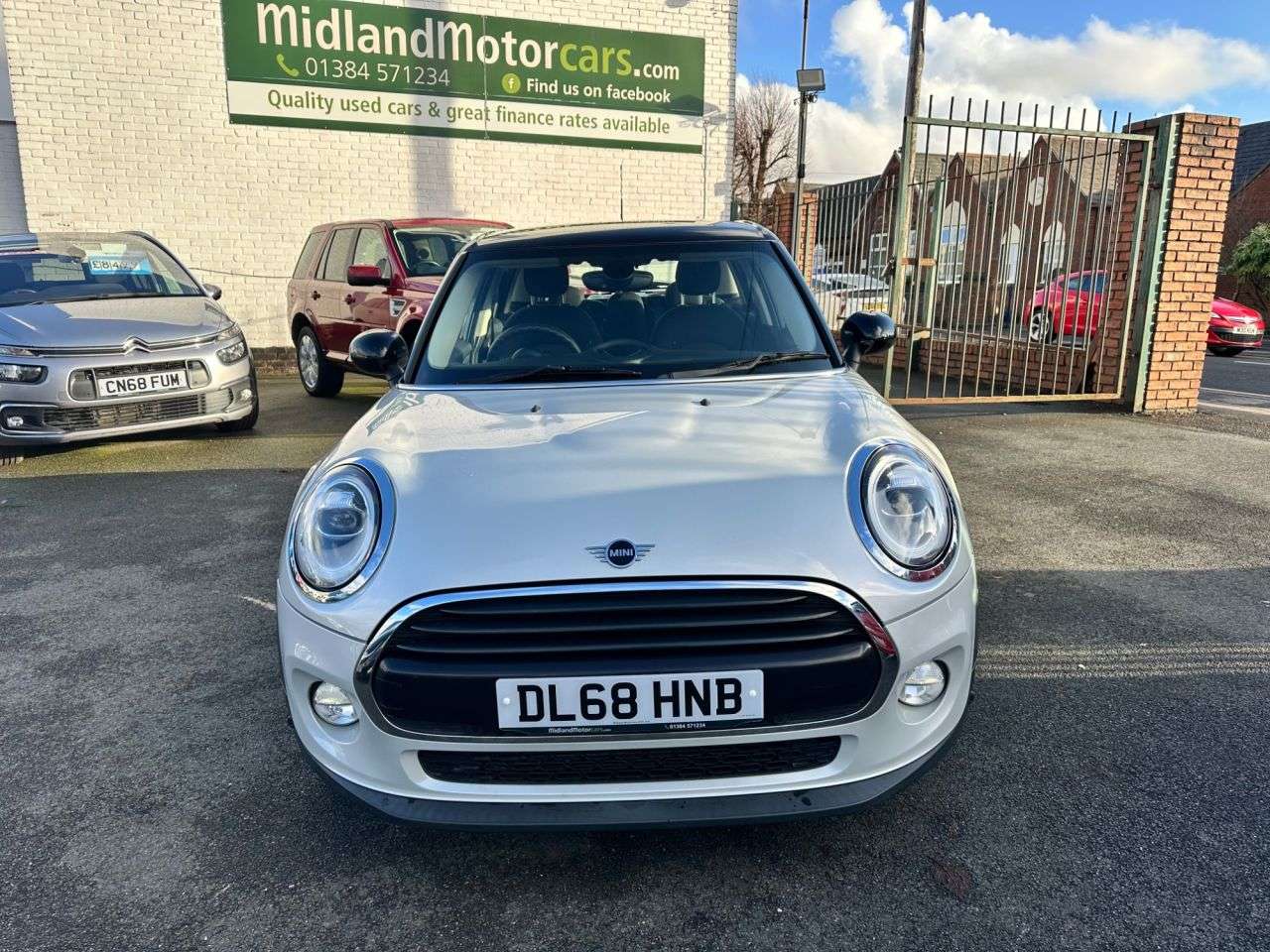 A 2018 MINI HATCH 1.5 Cooper Classic Hatchback 5dr Petrol Manual Euro 6 (s/s) (136 ps) DAB RA A 2018 MINI HATCH 1.5 Cooper Classic Hatchback 5dr Petrol Manual Euro 6 (s/s) (136 ps) DAB RA