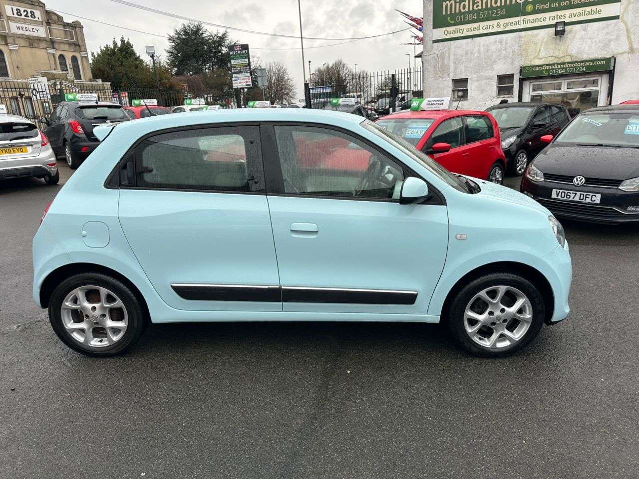 A 2015 RENAULT TWINGO 0.9 TCe ENERGY Dynamique Hatchback 5dr Petrol Manual Euro 6 (s/s) (90 ps) S A 2015 RENAULT TWINGO 0.9 TCe ENERGY Dynamique Hatchback 5dr Petrol Manual Euro 6 (s/s) (90 ps) S