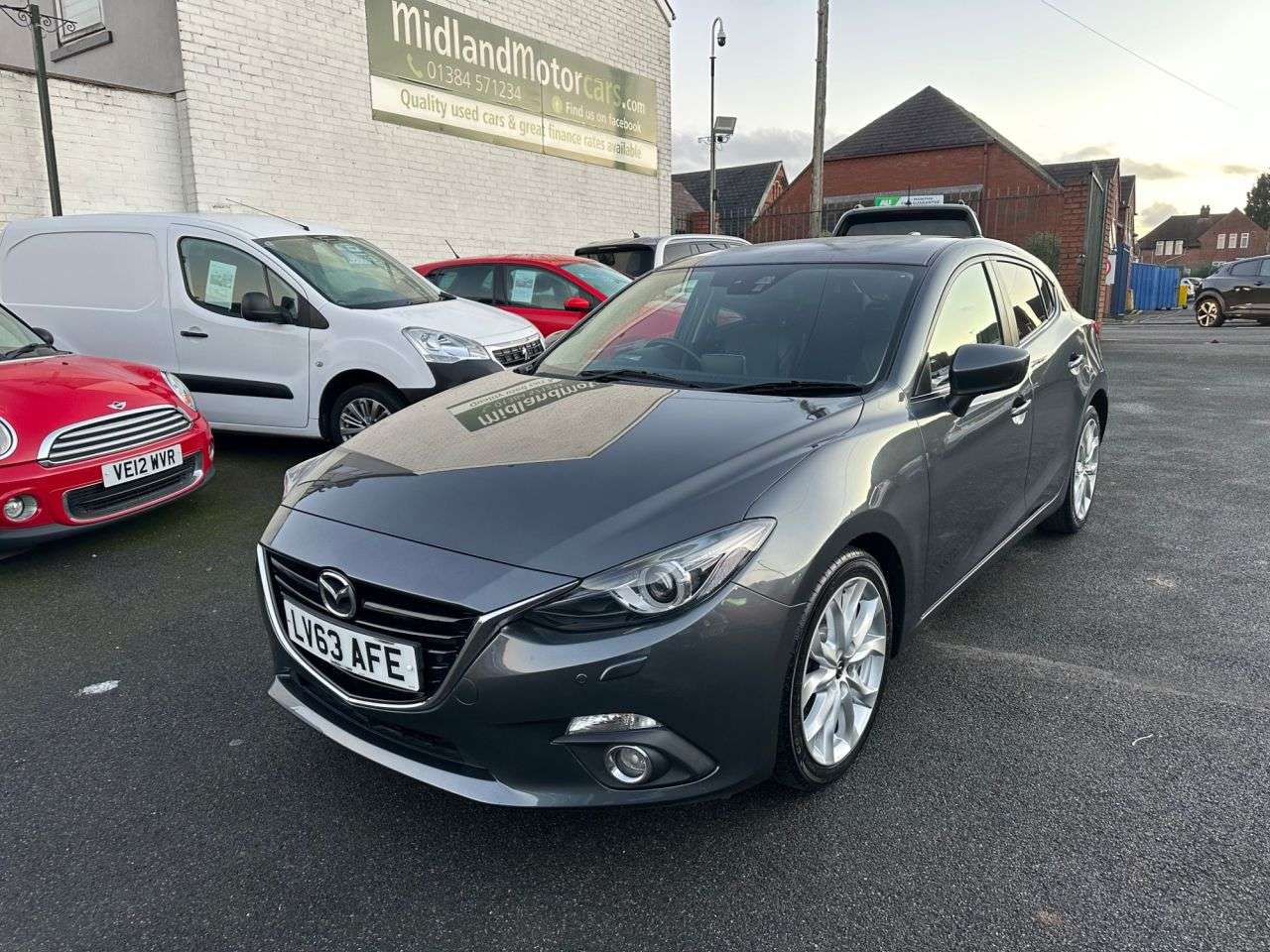 A 2014 MAZDA MAZDA3 2.0 SKYACTIV-G Sport Nav Hatchback 5dr Petrol Auto Euro 5 (s/s) (120 ps) SE A 2014 MAZDA MAZDA3 2.0 SKYACTIV-G Sport Nav Hatchback 5dr Petrol Auto Euro 5 (s/s) (120 ps) SE