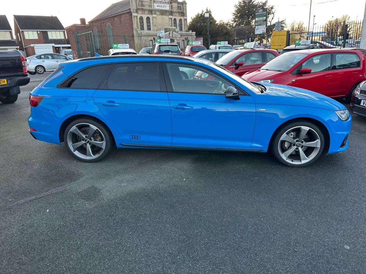 A 2019 AUDI A4 AVANT 2.0 TDI 40 Black Edition Estate 5dr Diesel S Tronic quattro Euro 6 (s/s) (1 A 2019 AUDI A4 AVANT 2.0 TDI 40 Black Edition Estate 5dr Diesel S Tronic quattro Euro 6 (s/s) (1