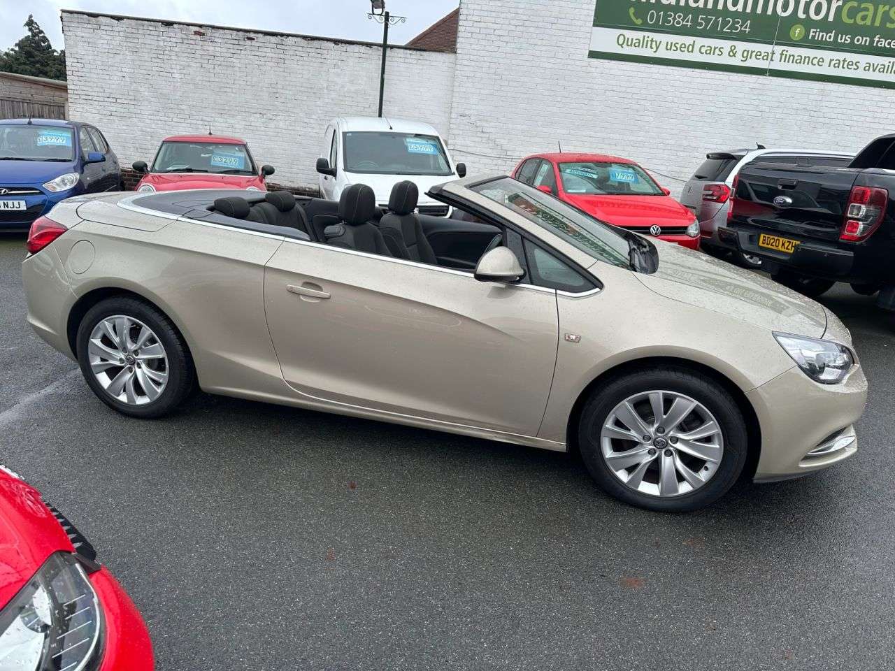 A 2013 VAUXHALL CASCADA 1.4T SE Convertible 2dr Petrol Manual Euro 5 (s/s) (140 ps) 12 MONTHS MOT-A A 2013 VAUXHALL CASCADA 1.4T SE Convertible 2dr Petrol Manual Euro 5 (s/s) (140 ps) 12 MONTHS MOT-A
