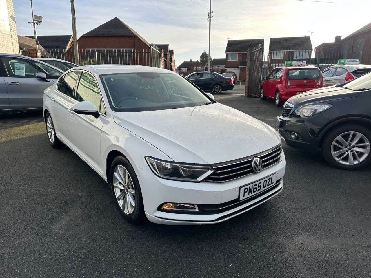 A 2015 VOLKSWAGEN PASSAT 2.0 TDI BlueMotion Tech SE Business Saloon 4dr Diesel Manual Euro 6 (s/s) ( A 2015 VOLKSWAGEN PASSAT 2.0 TDI BlueMotion Tech SE Business Saloon 4dr Diesel Manual Euro 6 (s/s) (