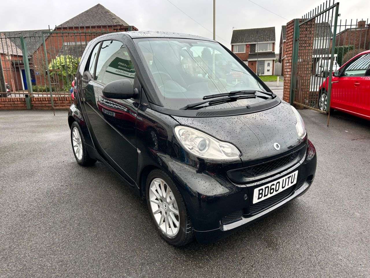 A 2011 SMART FORTWO 1.0 MHD Passion Coupe 2dr Petrol SoftTouch Euro 5 (s/s) (71 bhp) SERVICE HI A 2011 SMART FORTWO 1.0 MHD Passion Coupe 2dr Petrol SoftTouch Euro 5 (s/s) (71 bhp) SERVICE HI