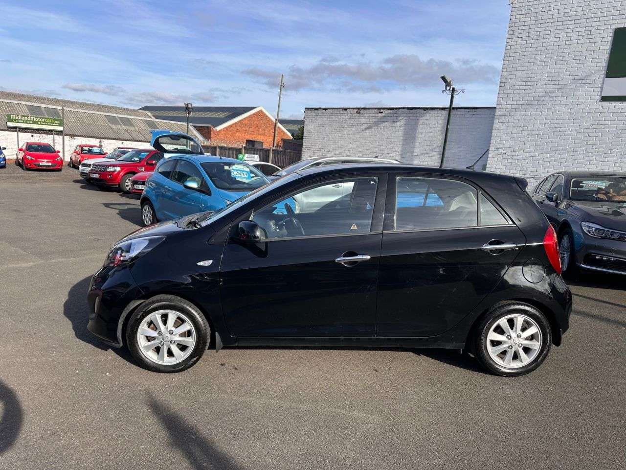 A 2014 KIA PICANTO 1.0 VR7 Hatchback 5dr Petrol Manual Euro 5 (68 bhp) £20 PER YEAR ROAD TAX-B A 2014 KIA PICANTO 1.0 VR7 Hatchback 5dr Petrol Manual Euro 5 (68 bhp) £20 PER YEAR ROAD TAX-B