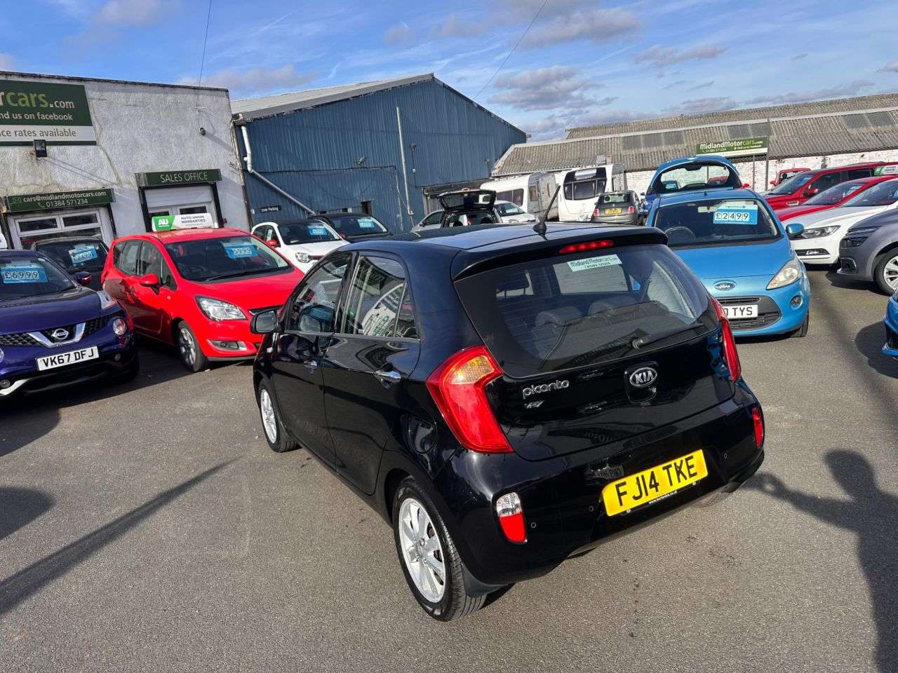 A 2014 KIA PICANTO 1.0 VR7 Hatchback 5dr Petrol Manual Euro 5 (68 bhp) £20 PER YEAR ROAD TAX-B A 2014 KIA PICANTO 1.0 VR7 Hatchback 5dr Petrol Manual Euro 5 (68 bhp) £20 PER YEAR ROAD TAX-B