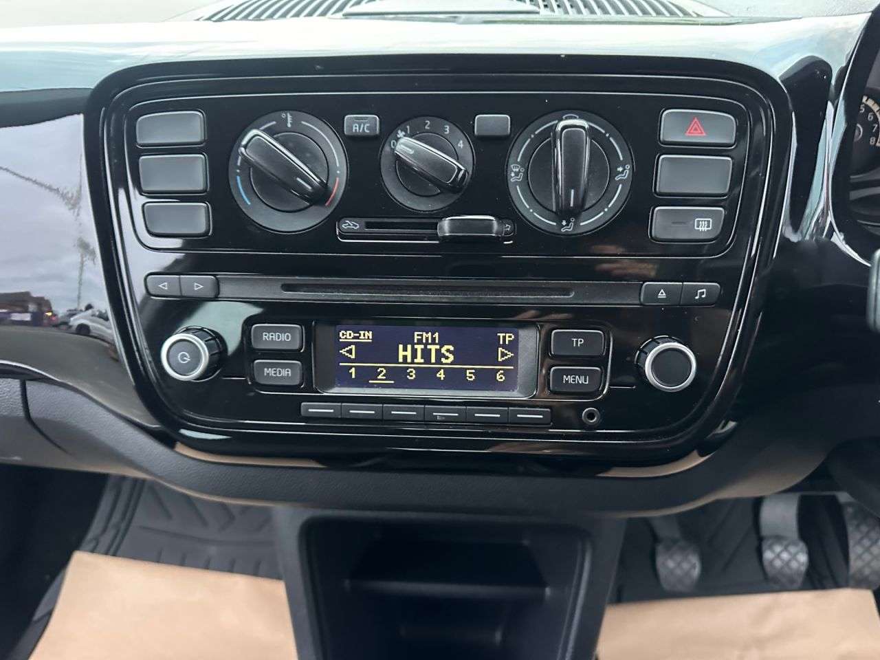 2014 VOLKSWAGEN UP! 2014 VOLKSWAGEN UP!