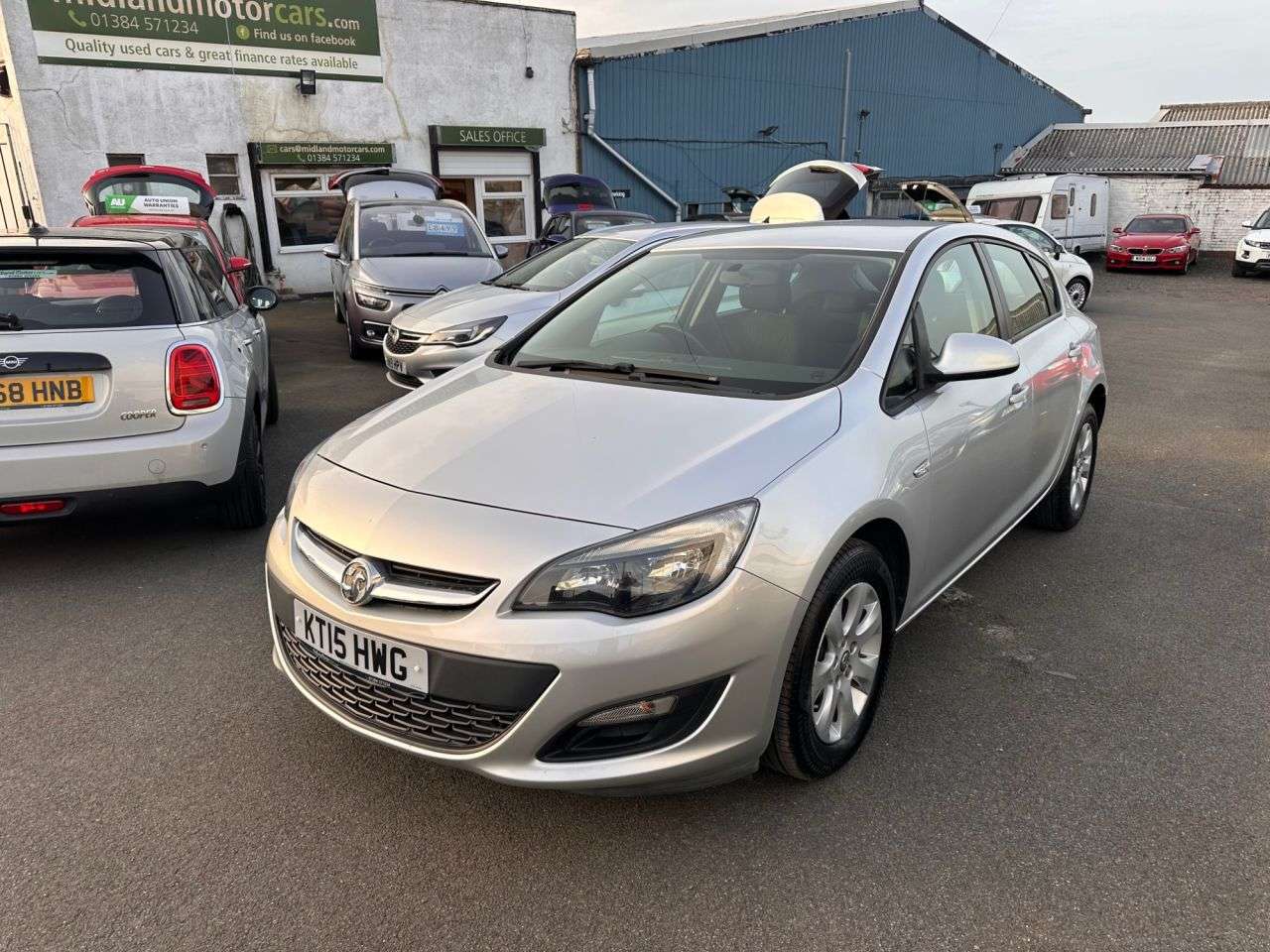 A 2015 VAUXHALL ASTRA 1.6 CDTi ecoFLEX 94g Design Hatchback 5dr Diesel Manual Euro 6 (s/s) (110 p A 2015 VAUXHALL ASTRA 1.6 CDTi ecoFLEX 94g Design Hatchback 5dr Diesel Manual Euro 6 (s/s) (110 p