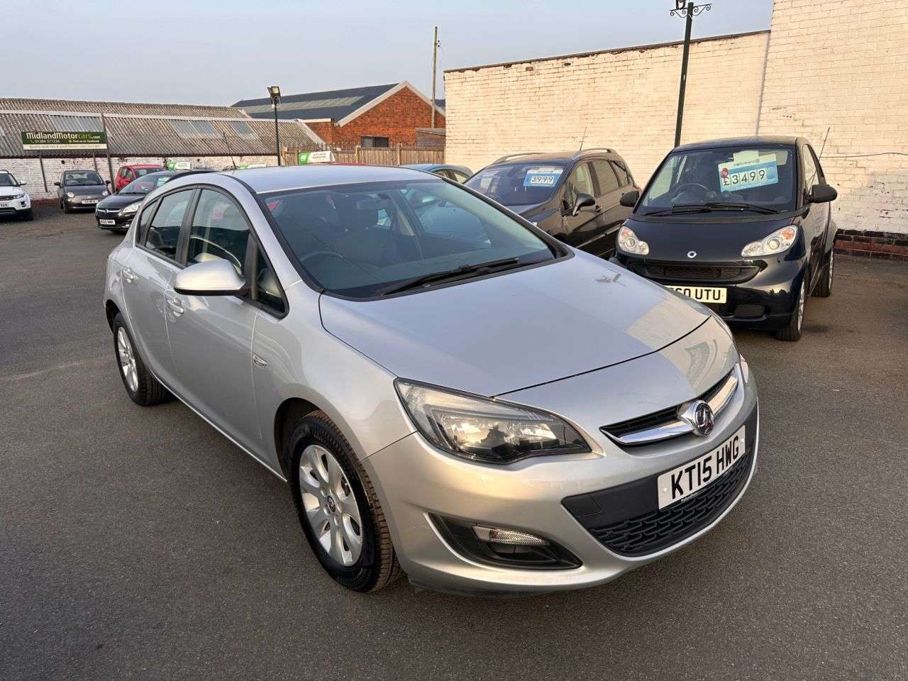 A 2015 VAUXHALL ASTRA 1.6 CDTi ecoFLEX 94g Design Hatchback 5dr Diesel Manual Euro 6 (s/s) (110 p A 2015 VAUXHALL ASTRA 1.6 CDTi ecoFLEX 94g Design Hatchback 5dr Diesel Manual Euro 6 (s/s) (110 p