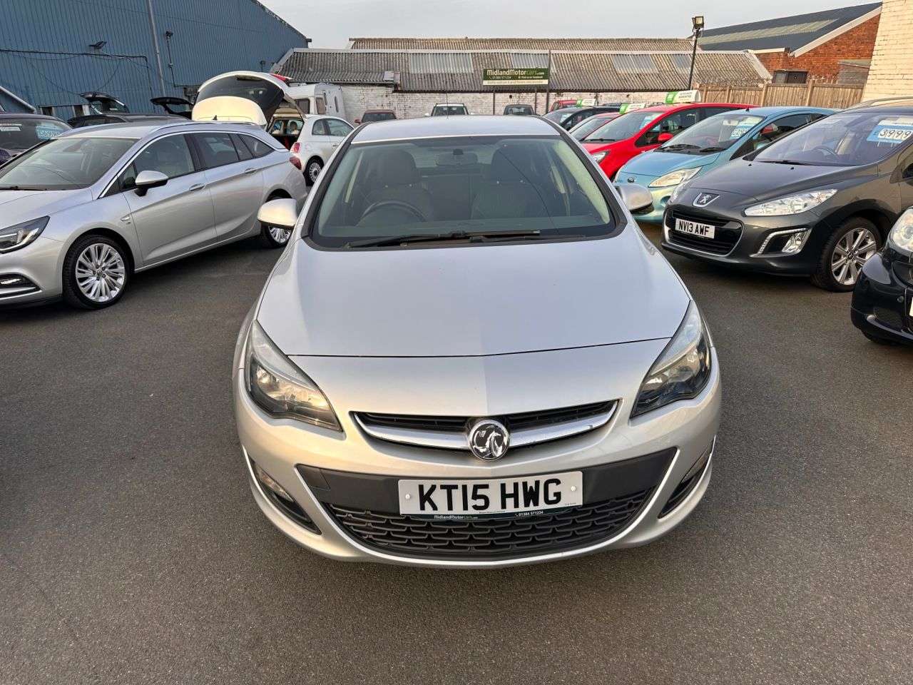 A 2015 VAUXHALL ASTRA 1.6 CDTi ecoFLEX 94g Design Hatchback 5dr Diesel Manual Euro 6 (s/s) (110 p A 2015 VAUXHALL ASTRA 1.6 CDTi ecoFLEX 94g Design Hatchback 5dr Diesel Manual Euro 6 (s/s) (110 p
