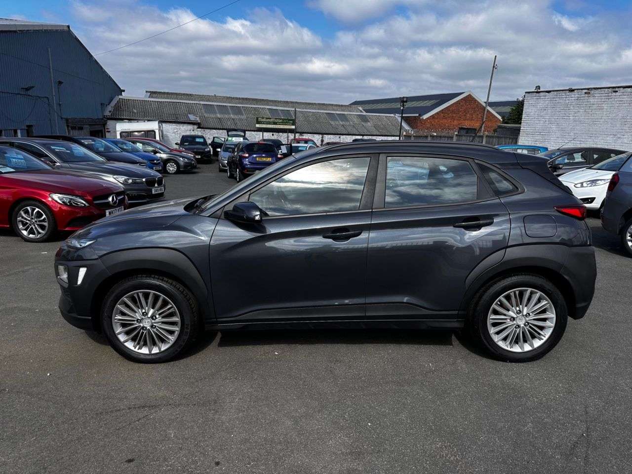 A 2018 HYUNDAI KONA 1.0 T-GDi Blue Drive SE SUV 5dr Petrol Manual Euro 6 (s/s) (120 ps) DAB RAD A 2018 HYUNDAI KONA 1.0 T-GDi Blue Drive SE SUV 5dr Petrol Manual Euro 6 (s/s) (120 ps) DAB RAD