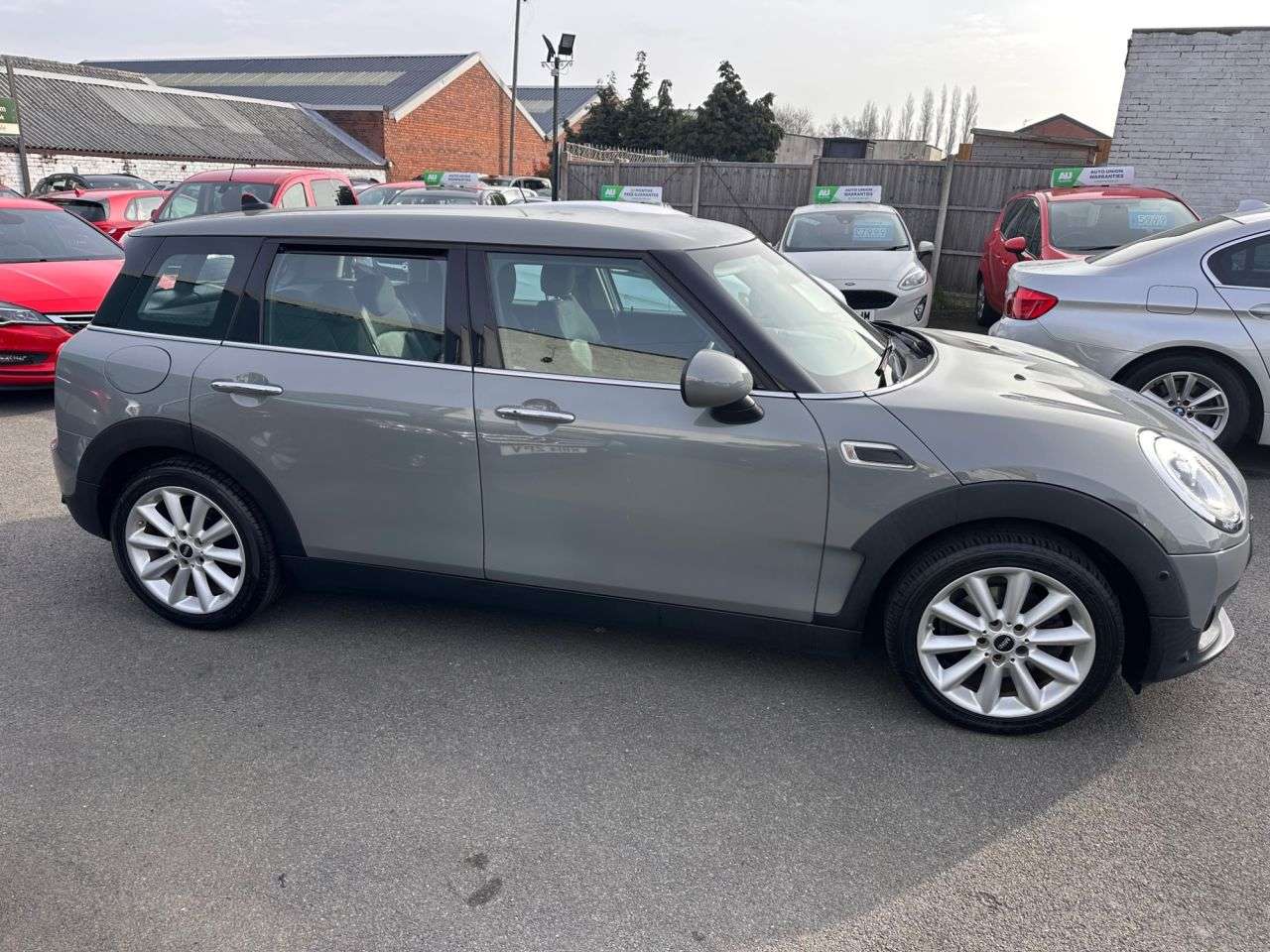 2018 MINI CLUBMAN 2018 MINI CLUBMAN