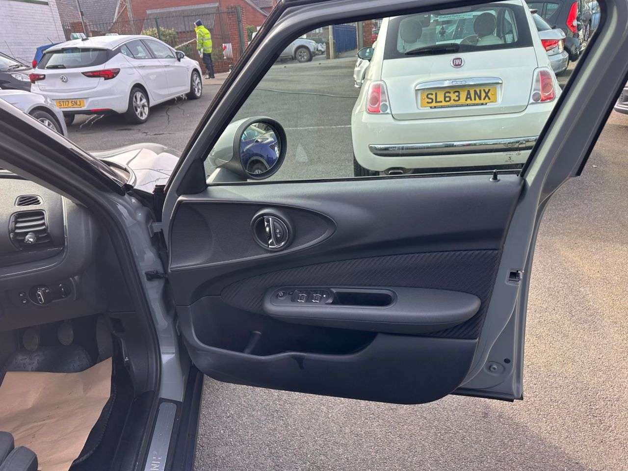 2018 MINI CLUBMAN 2018 MINI CLUBMAN