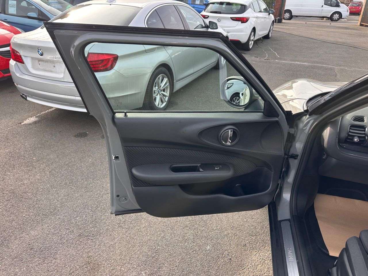 2018 MINI CLUBMAN 2018 MINI CLUBMAN