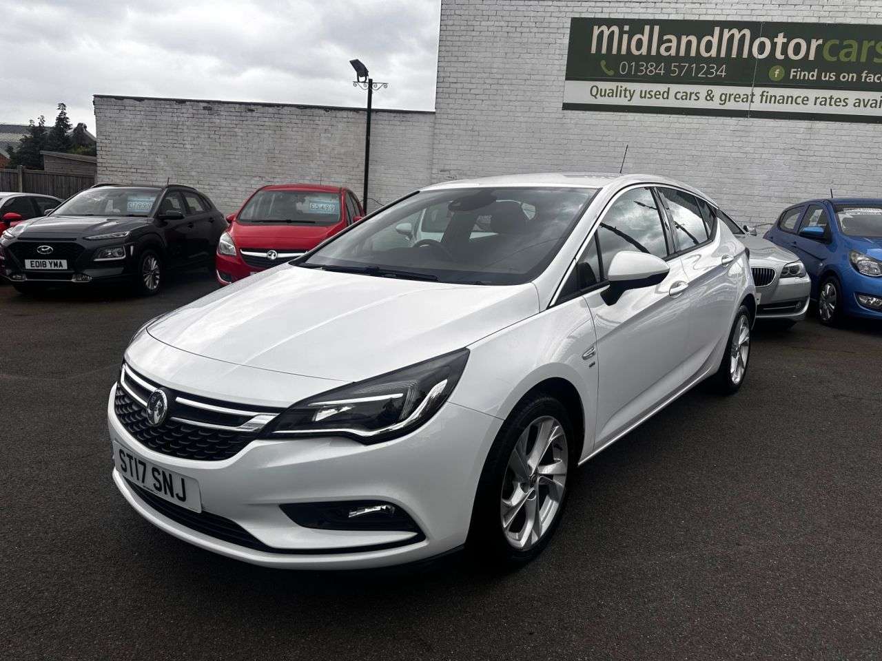 A 2017 VAUXHALL ASTRA 1.4i SRi Hatchback 5dr Petrol Manual Euro 6 (100 ps) DAB-APPLE/ANDROID CAR A 2017 VAUXHALL ASTRA 1.4i SRi Hatchback 5dr Petrol Manual Euro 6 (100 ps) DAB-APPLE/ANDROID CAR