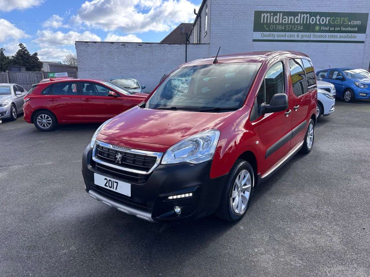 A 2017 PEUGEOT PARTNER TEPEE 1.2 PureTech Outdoor MPV 5dr Petrol Manual Euro 6 (s/s) (110 ps) APPLE/ANDR A 2017 PEUGEOT PARTNER TEPEE 1.2 PureTech Outdoor MPV 5dr Petrol Manual Euro 6 (s/s) (110 ps) APPLE/ANDR